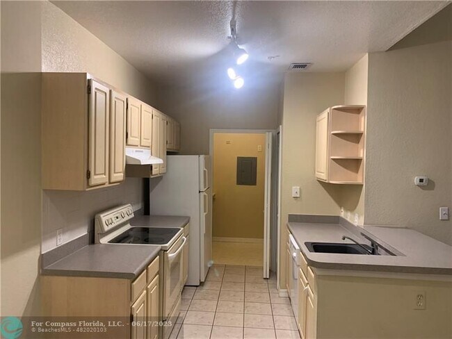 Foto del edificio - 5521 Legacy Crescent Pl