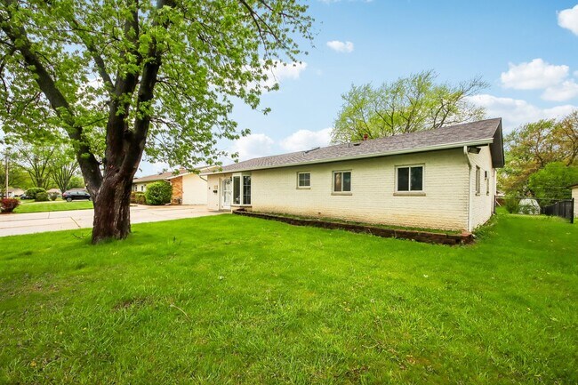 Foto del edificio - 670 Lakeview Ln