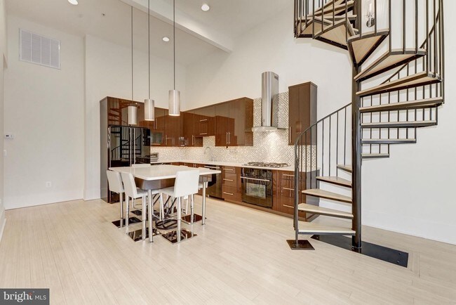 Foto del edificio - 1617 Swann St NW