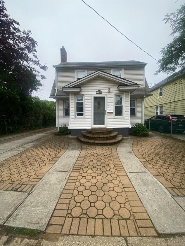 Primary Photo - 222-34 Edmore Ave
