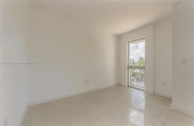 Foto del edificio - 761 NW 1st St