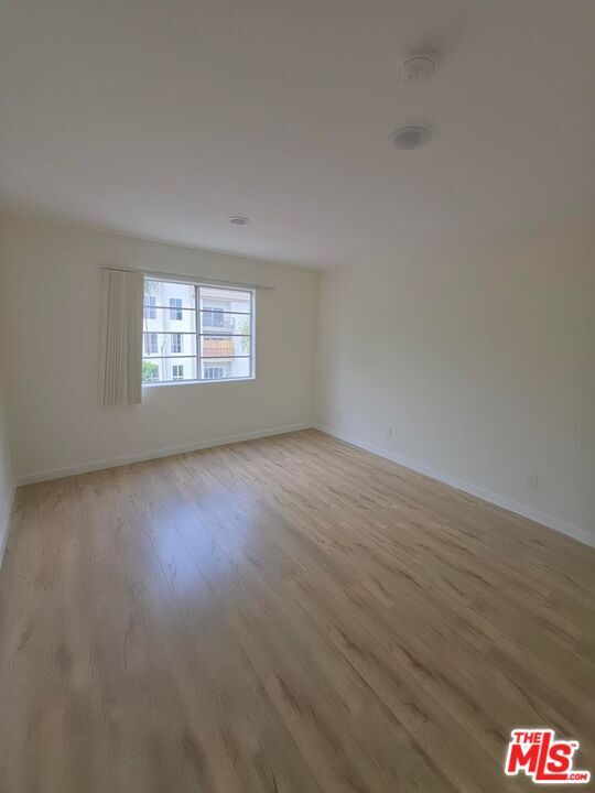 Building Photo - 2050 S Bentley Ave