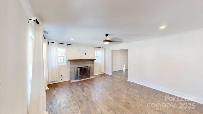 Building Photo - 1412 N Sharon Amity Rd