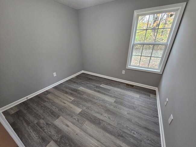 Building Photo - MOVE IN SPECIAL 50% OFF FIRST MONTH - NEW ...