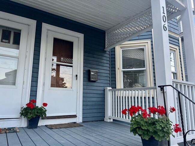 Building Photo - 106 Burrill St