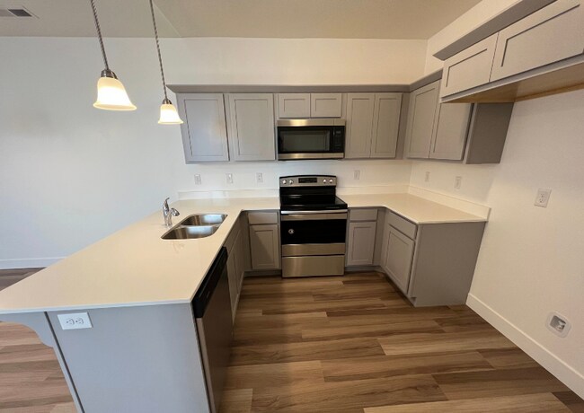 Foto del edificio - 781 N 380 W