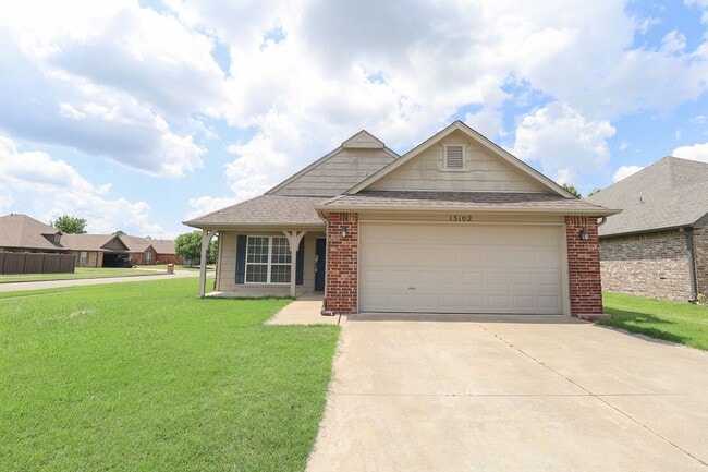 Foto del edificio - 3 Bed 2 Bath Home in Collinsville *Price D...