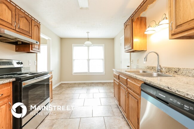 Building Photo - 305 Short Ct