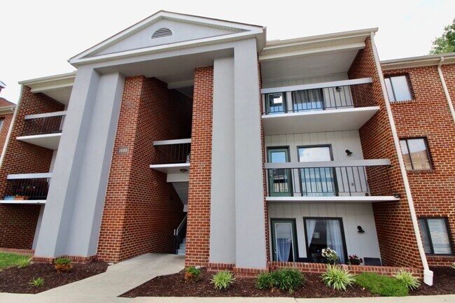 Building Photo - 1010 Blue Ridge Dr