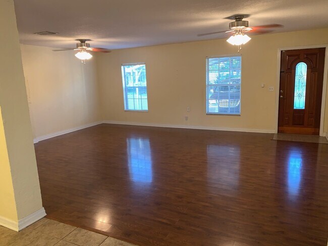 Gran sala - 6320 S Lansdale Cir
