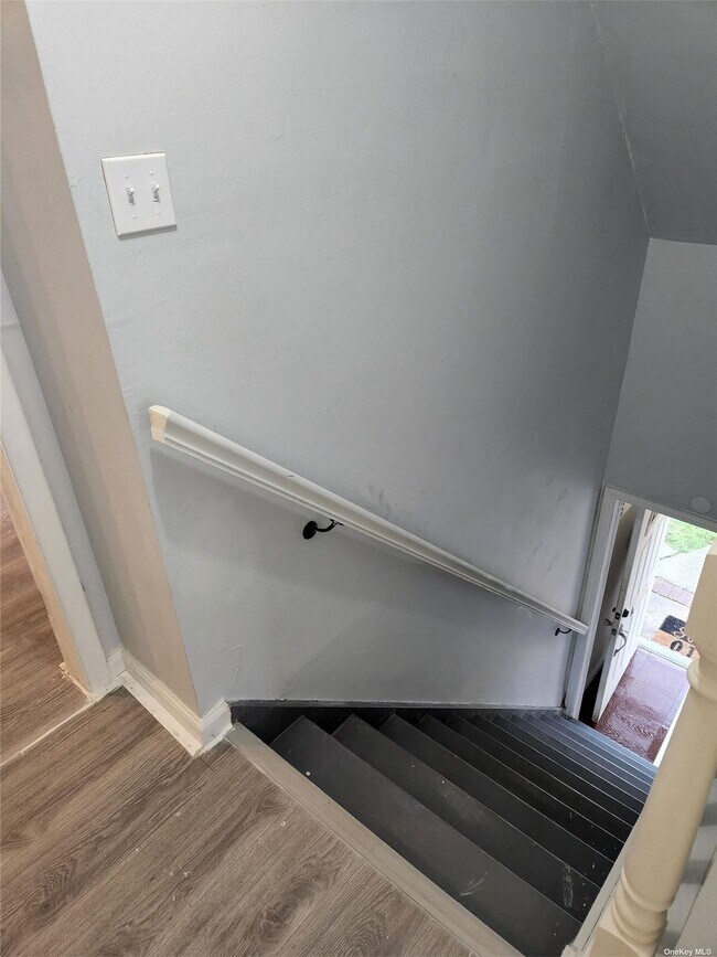 7 Rottkamp St Unit 2, Valley Stream, NY 11580 Room for Rent in Valley