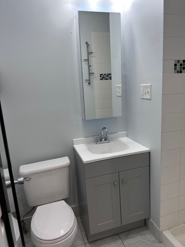 Foto del edificio - 2216 Summer St