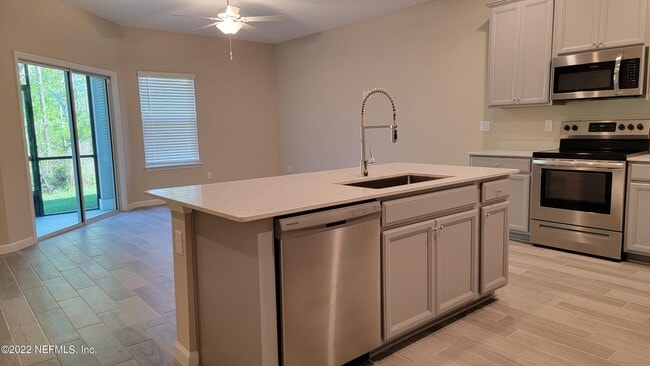 Building Photo - 12870 Josslyn Ln