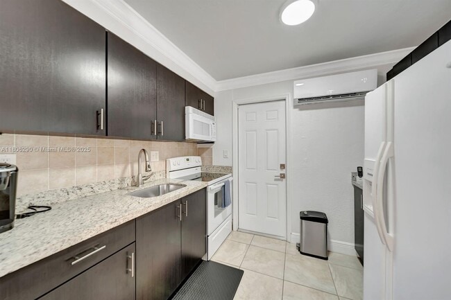 Foto del edificio - 2724 NE 14th St