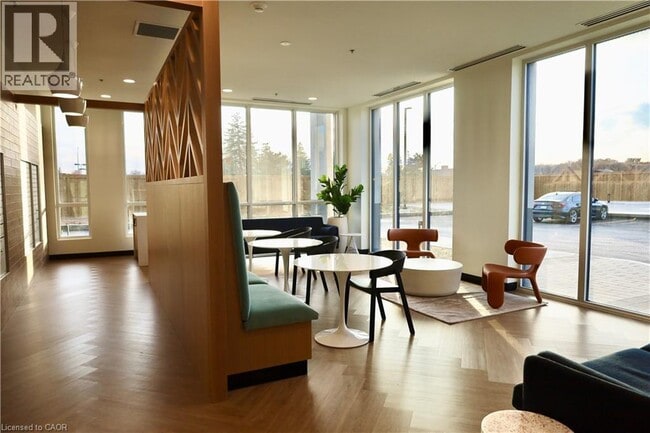 Photo du bâtiment - 1333 Weber St E