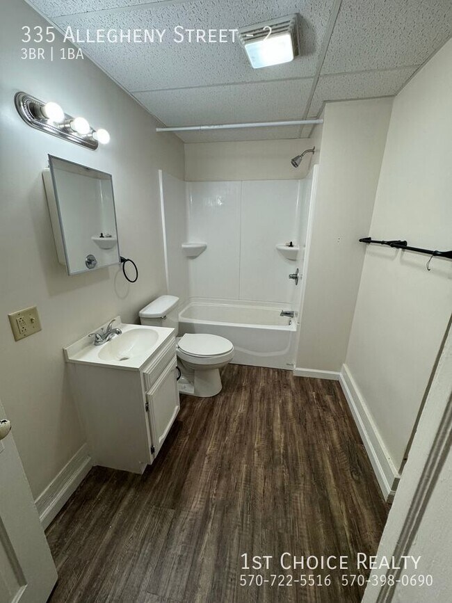 Building Photo - Heat included! Spacious 3BR/1BA in Jersey ...