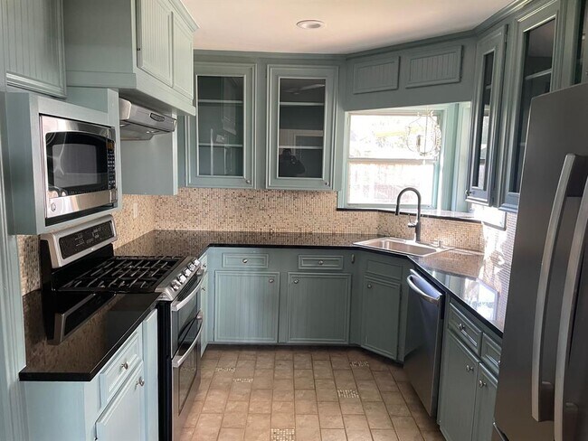 Foto del edificio - 5221 Maple St