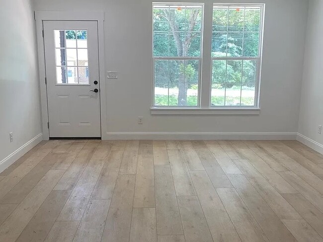 Building Photo - 445 Liberty St