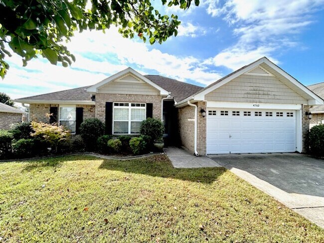 Foto del edificio - Coming soon! 10/10 Charming 3-bedroom bric...