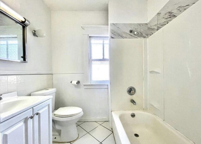 Building Photo - 74 Armin Pl