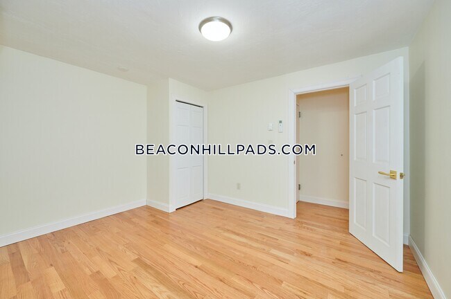 Building Photo - 7 Grove St