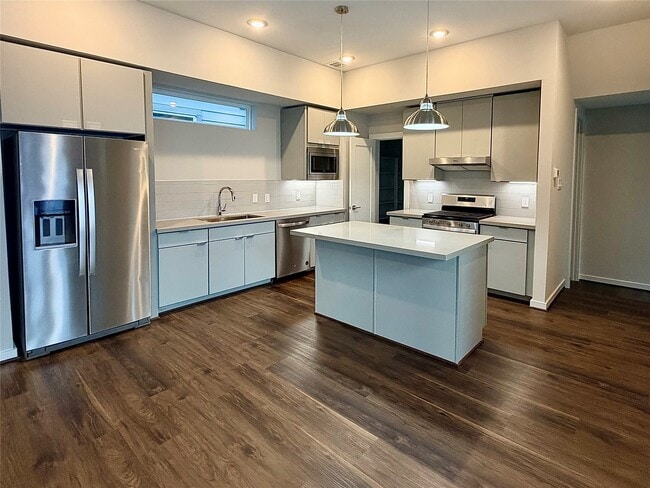 Building Photo - 5815 Fairdale Ln