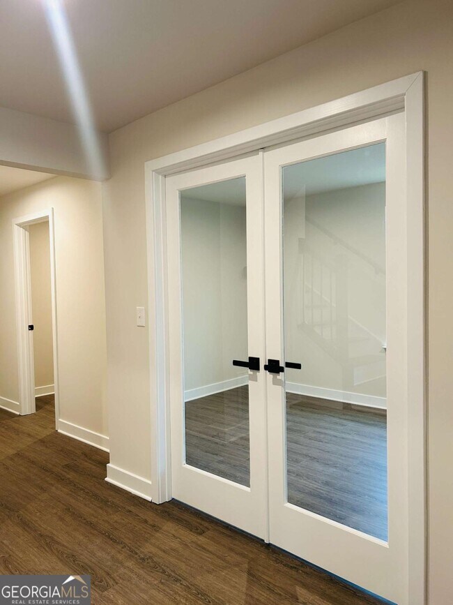 Foto del edificio - 420 Thatch Ter