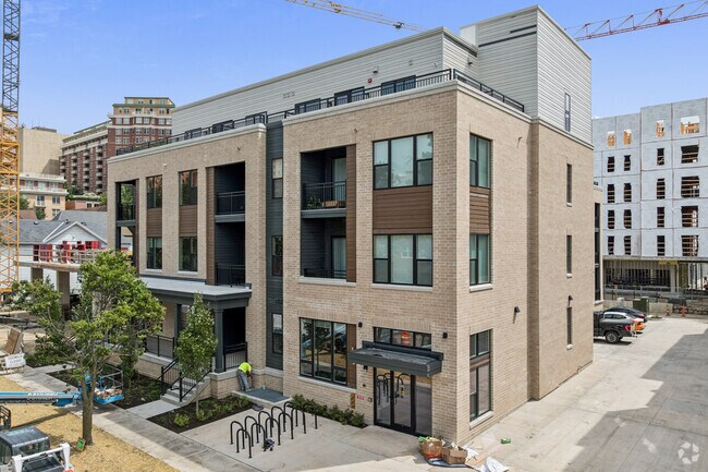 Foto principal - The Bankston Apartments