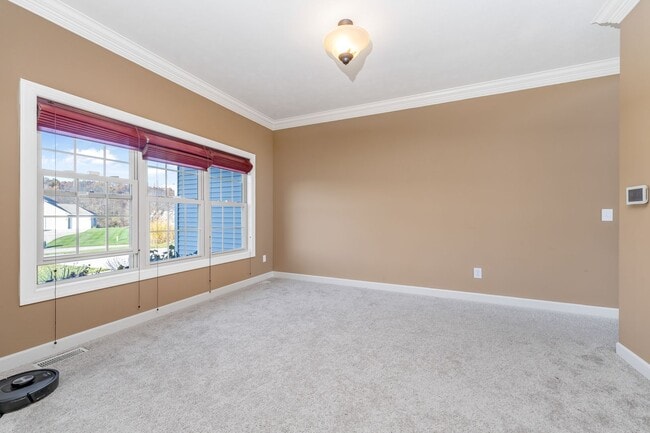 Building Photo - Five Bedroom Home in Kalamazoo