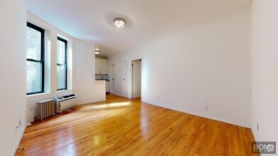 Building Photo - 240 Waverly Pl