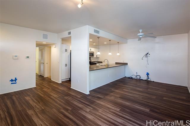 Building Photo - 520 Kunehi St