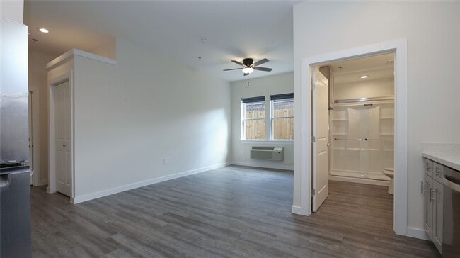 Building Photo - 1719 Westheimer Rd