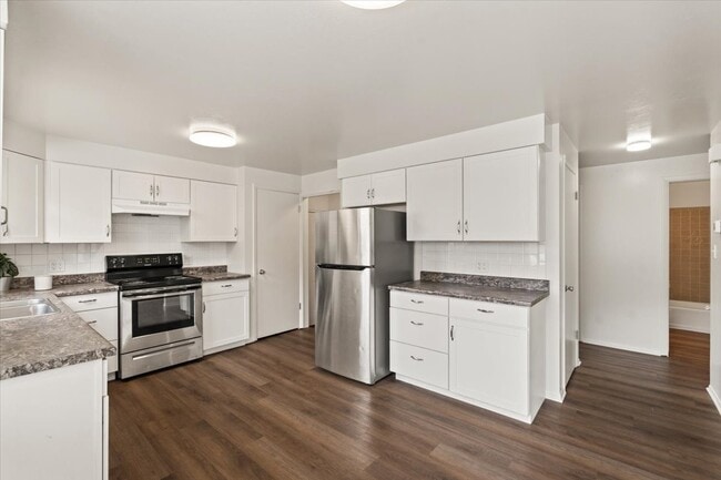 Building Photo - 775 1st St