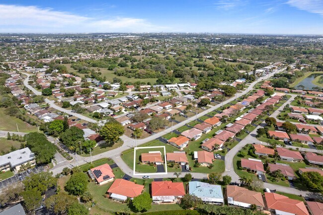 Foto del edificio - 4460 NW 13th Ave