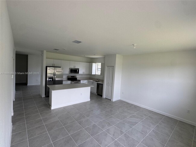 Foto del edificio - 2990 SE 23rd Ave