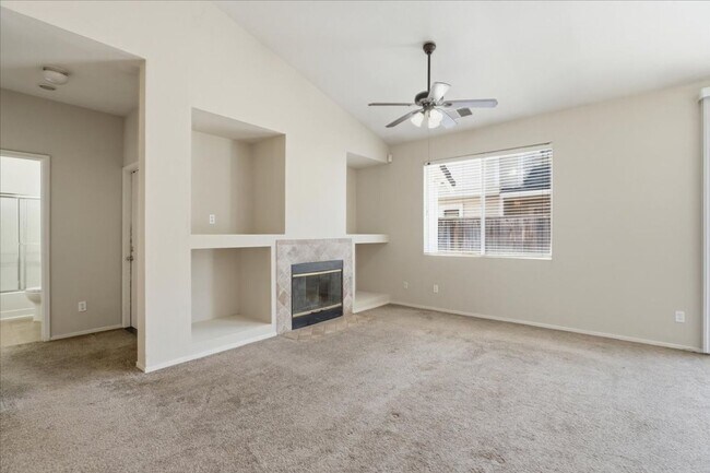 Foto del edificio - 9386 Laguna Pointe Way