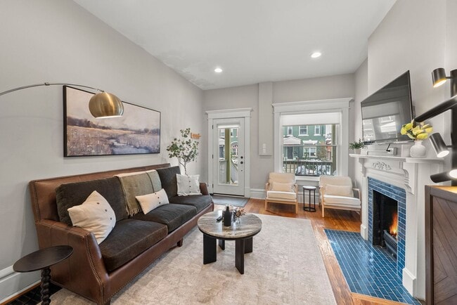 Building Photo - Executive Furnished Rental in Olde Towne East