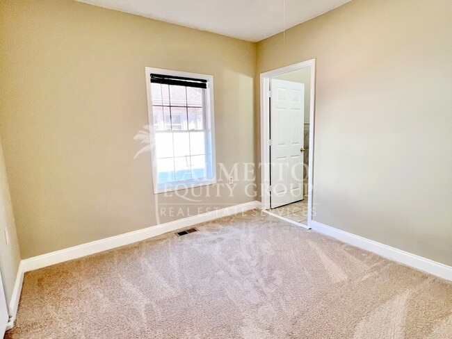Building Photo - 829 Dillard St