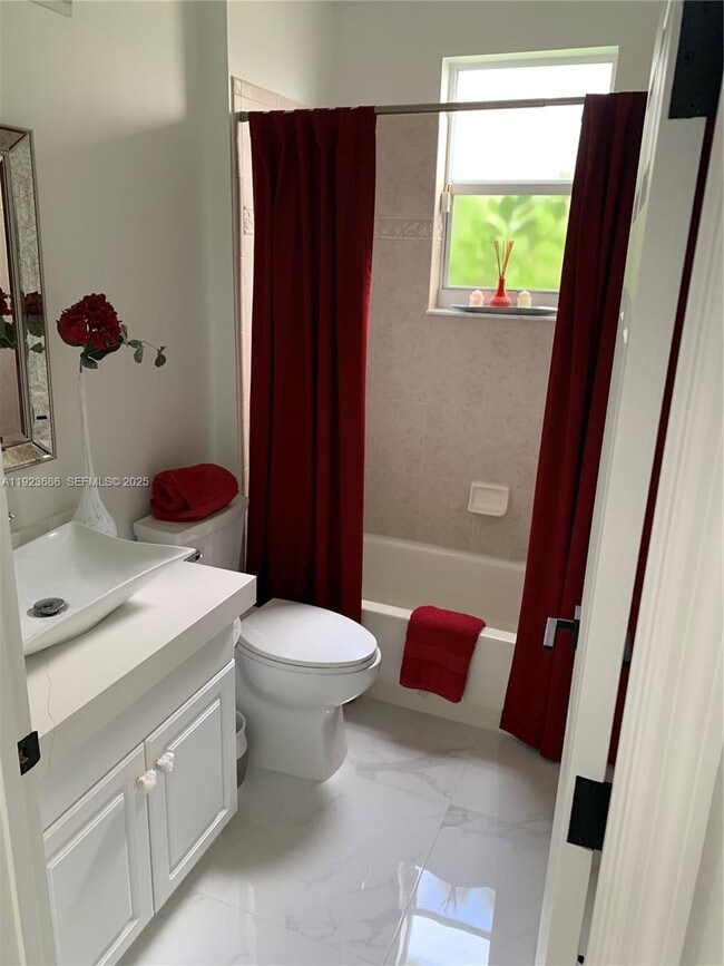 Foto del edificio - 6013 NW 56th Dr