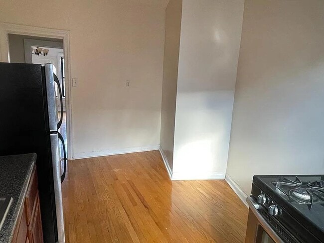 Building Photo - 351 E 21st St