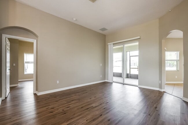 Foto del edificio - 2730 Star Grass Cir