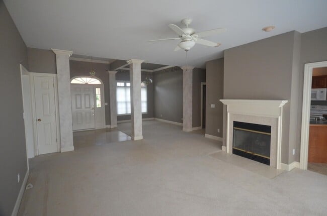 Building Photo - 4900 Royal Lytham Dr