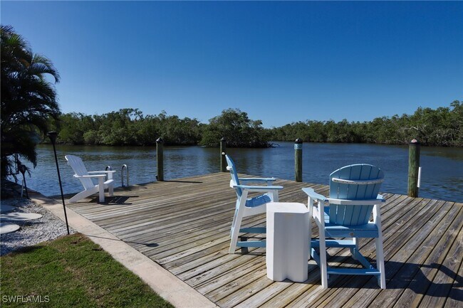 Foto del edificio - 1712 Harbor Ln