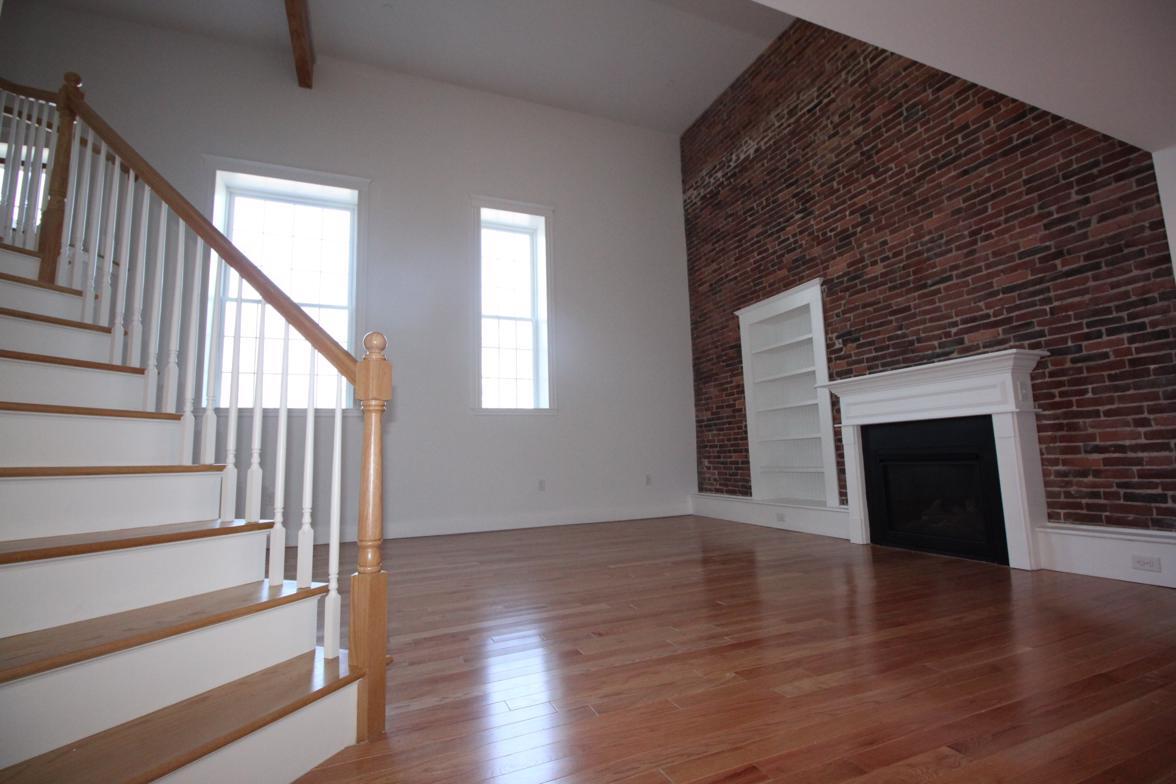 52 Sanborn St Unit 204, Reading, MA 01867 Condo for Rent in Reading