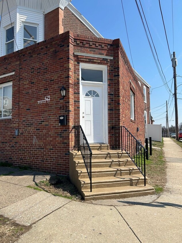 Photo - 423 Righter St