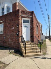 Building Photo - 423 Righter St