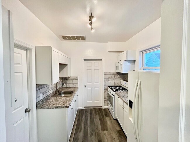 Foto del edificio - 1023 Bishop Evans Way