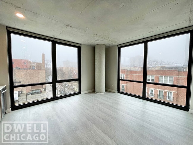 Foto del edificio - 4613 N Broadway St