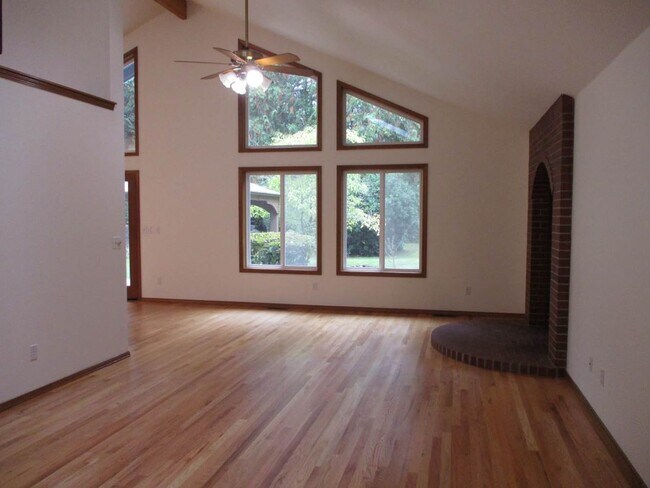 Foto del edificio - Beautiful 3 Bedroom 2.5 Bath Home in Gig H...