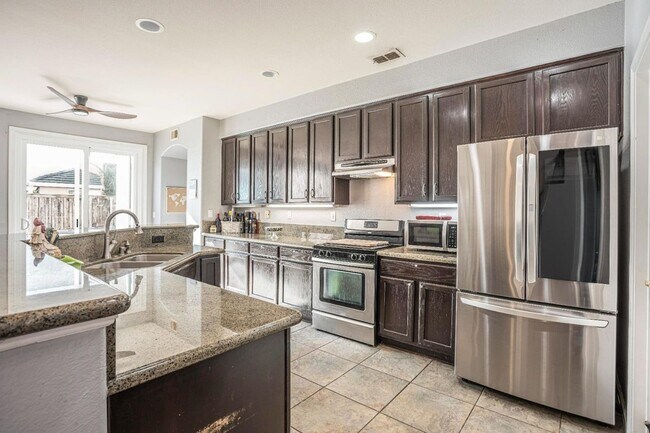 Foto del edificio - 8336 Cantwell Dr